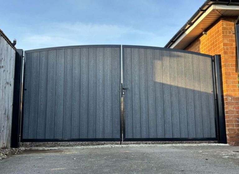 Yorkshire Composite Gates specialist in bespoke composite driveway garden and side gates WhatsApp-Image-2026-04-12-at-11.58.38-4.jpeg